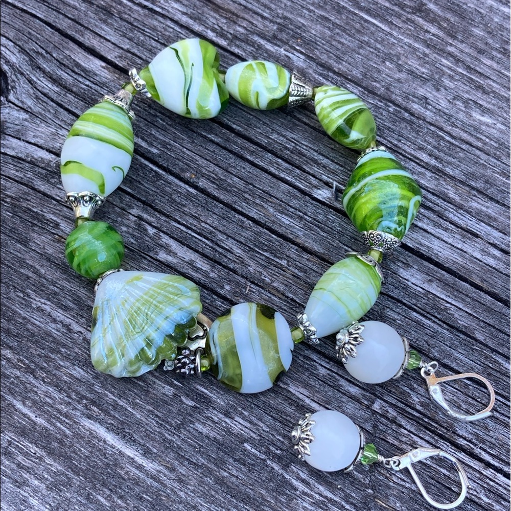 NWT Lime Green Lampwork Glass Czech Glass & Swarovski Crystal Bracelet E…